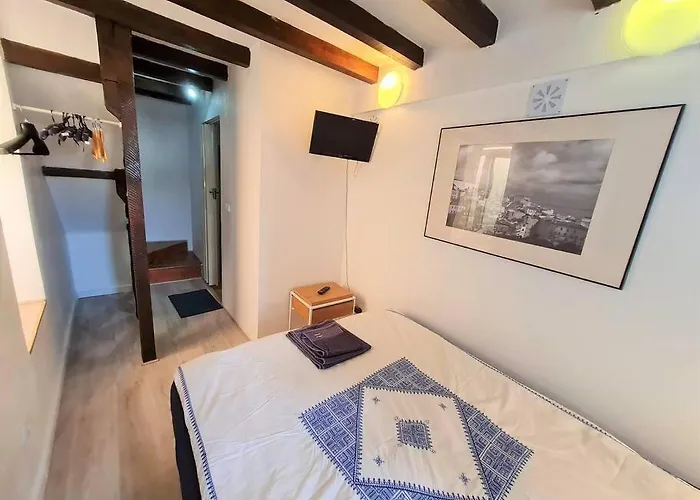 Mouraria 3 - Historic Duplex شقة